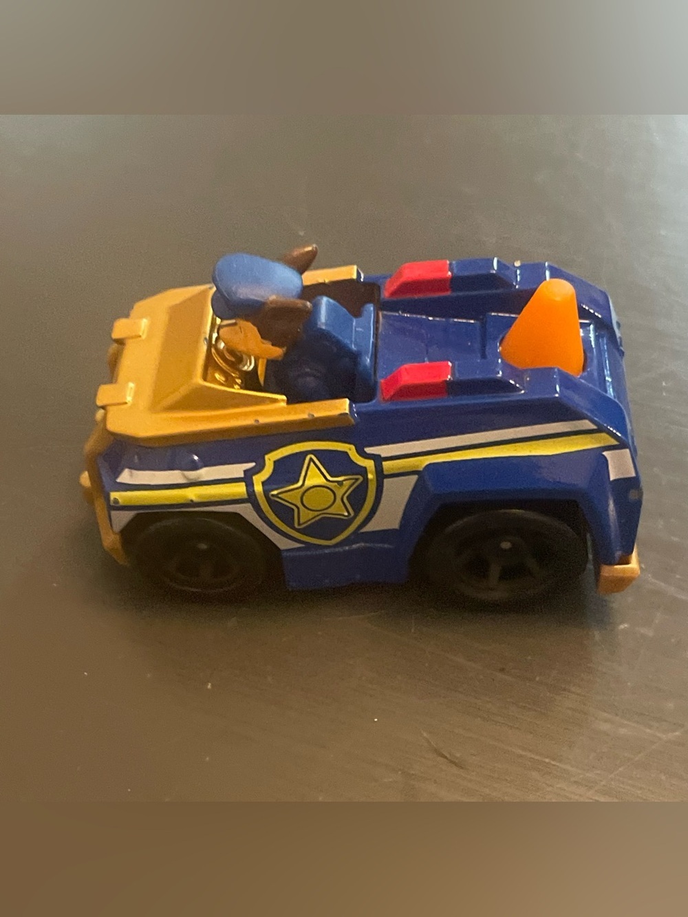 Chase Gold Adventure Bay Rescue Playset True Metal Diecast Vehicle PAW Patrol